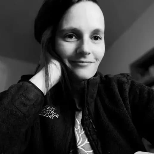 Portrait de Manon, médium